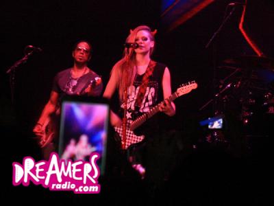 Konser di Jakarta, Avril Lavigne Pamer Model Rambut Barunya!